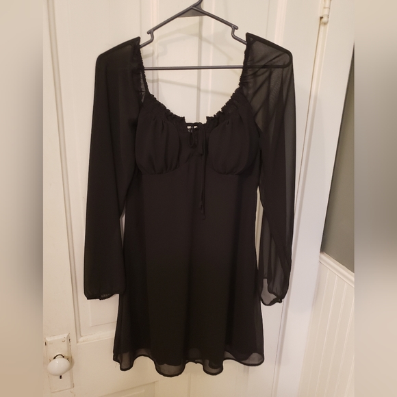 Lily Rose Dresses & Skirts - Lily Rose Padded Black Tie Dress, Sheer sleeves